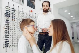 เปิดร้านแว่นตาและบริหารสต๊อกอย่างไรไม่ให้เงินจม? กลยุทธ์คุมต้นทุนสำหรับเจ้าของร้านตัวจริง