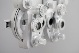 Phoropter (หัวกระโหลก) สำคัญกับร้านแว่นอย่างไร | อุปกรณ์ที่ทำให้วัดสายตาแม่นขึ้น (Grandlondon Optical)