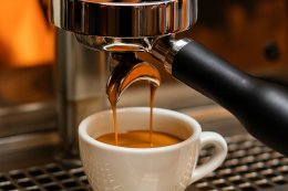 ครีม่ากาแฟคืออะไร? เสน่ห์ของเอสเปรสโซ่ที่หลายคนหลงรัก