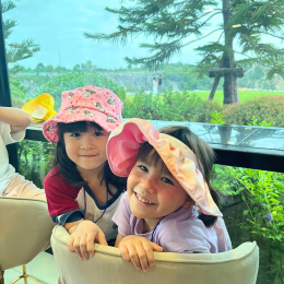 为推动课外学习活动，LOF Creators Club 热情欢迎来自 Wells International School  Chonburi Campus 的学生前来 LOF LAND 参加校外参观学习活动。