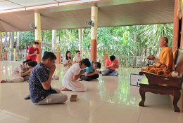 หลอดไฟโตชิบา บริจาคโซล่าเซลล์ให้วัดป่า จ.อุดรธานี