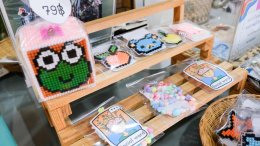 หลอดไฟโตชิบา ร่วมบริจาคสิ่งของให้กับ "มูลนิธิกระจกเงา"