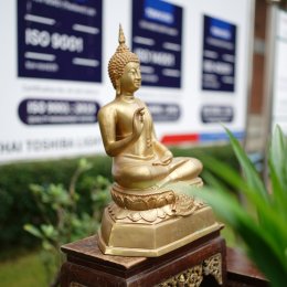 53 Years of Toshiba Lighting A Light of Trust, Shining with the Thai People for 53 Years.
