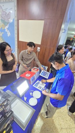 TOSHIBA Lighting and SHINING Lighting Participate in Udom Lightings Annual Party at Udon Wittaya School, Udon Thani Province.