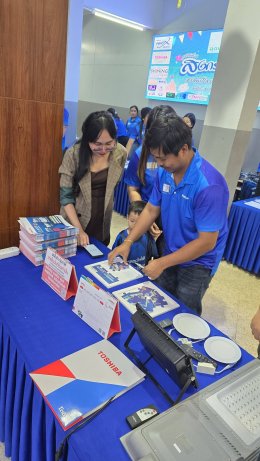 TOSHIBA Lighting and SHINING Lighting Participate in Udom Lightings Annual Party at Udon Wittaya School, Udon Thani Province.