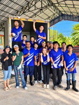 Hong Thai Shin Co., Ltd. joins hands to scoop sand for flood prevention