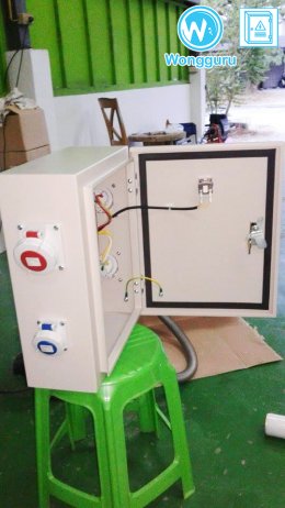 ตู้ควบคุมไฟฟ้าหลัก (MDB)-Motor & Power Plug Control Panel