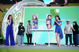 'หลิง-ออม' แท็กทีมจุดพลังแฟนด้อมกลางเซ็นทรัลเวิลด์ ในงาน "DO DAY DREAM: Innovate for a Better Future"