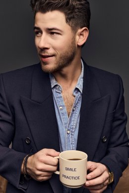 Nick Jonas ปล่อยอัลบั้ม Sunday Best (Deluxe) เพิ่ม 2 เพลงใหม่ และ "Gut Punch" เวอร์ชั่นไลฟ์ ต่อยอดความสำเร็จ หลังโกยคะแนนบวกจากแฟนเพลงและนักวิจารณ์ล้นหลาม 