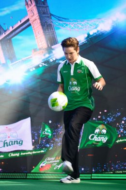 ช้างเพื่อนซี้คอบอล 'นิกกี้-เกรท-เต๋า-จีโน่' ทำชาเลนท์ท้าเดาะบอลใจกลาง One Bangkok! เปิดการแข่งขัน "Chang U-Champion Cup ปี 4" ชวนน้องๆ มหา'ลัย เติมเต็มโมเมนต์ ร่วมเชียร์ 55 ทีมทั่วประเทศ