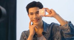 'โฟร์ท ณัฐวรรธน์' ยึดแล้วทุกพื้นที่ หน้าเนียนพร้อมกันทั้งประเทศ! ตอกย้ำภาพหนุ่มหล่อ FACE OF MAYBELLINE คนล่าสุด จะกี่หมื่นมูฟ ก็ยังเป๊ะ! #แป้งมูฟหน้าเนียน