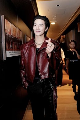 คุนหมิงแตก! 'บี้ ธรรศภาคย์' โชว์สกิลศิลปินตัวท็อป ร้องเต้นสุดปัง บุกเทศกาลไทยครั้งที่ 16 แฟนคลับจีนแห่ต้อนรับสนั่นห้าง