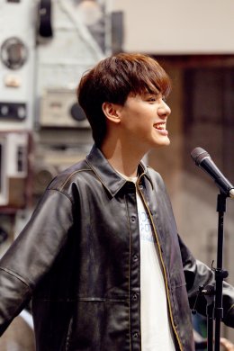 "จังหวะรัก ต่างเจน" ตอกย้ำความสำเร็จ ปลุกมนต์เพลง 'สุนทราภรณ์' เชื่อมทุกเจเนอเรชัน จาก Gen Gap สู่ Gen Groove ชวนครอบครัวกลับมานั่งดูจอเดียวกันอีกครั้ง