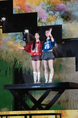 โมเมนต์รักล้นฮอลล์! "จินนี่-เจน่า" เสิร์ฟแฟนคอนคู่ครั้งแรก โชว์ครบรสพร้อมแขกรับเชิญคุณภาพ ในงาน "GINNYJAYNA [HEART TO HEART] FANCON"