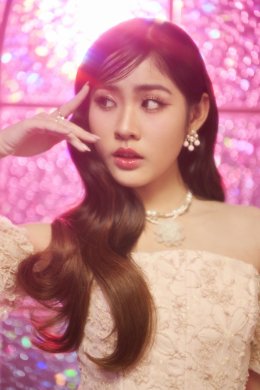 'Focus Yanin' เดบิวต์สดใสในเอ็มวีใหม่สุดคิ้วท์ "อาจจะยังนะ" คว้าหนุ่มอารมณ์ดี 'กัน PROXIE' ออกเดทสุดป่วนชวนใจเต้นแรง!