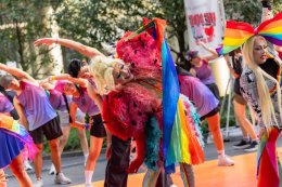 Pride Celebration ใจกลางเมือง! รวมภาพบรรยากาศฉลอง Pride Month วันแรกคึกคักที่ centralwOrld และ Central Park