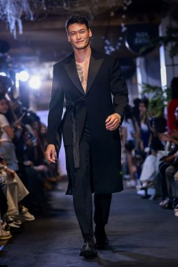 เซ็นทรัลเวิลด์ จับมือ ลูกเกด-เมทินี จัดงาน "Muse by Metinee x centralwOrld Showcase" พร้อมแท็กทีม แอนโทเนีย, รัศมีแข, มะตูม และโมเดล 150 ชีวิต เดินบนรันเวย์ยาว 80 ม. ตอกย้ำความสำเร็จส่งท้ายแคมเปญ centralwOrld fashion citizens