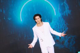 'บี้-กุ๊บกิ๊บ' ควงลูกสาว 'เป่าเปา-เป่าเป้ย์' รับรางวัล "ครอบครัวสร้างสุข" ในงาน FAM FESTIVAL 2026 ตอกย้ำภาพลักษณ์ครอบครัวตัวอย่างสุดอบอุ่น