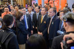 ส่งท้ายมหกรรมการเงินเพื่อครูไทย ครูอีสานเฮ! ถึงคิว ศธ. ลงพื้นที่อุดรธานี แก้หนี้ครู - ให้ความรู้การเงิน ปักหมุดช่วยปรับสมดุลหนี้ครูทั้งระบบอย่างยั่งยืน จบ 4 ภูมิภาค 5 จังหวัด ครบตามเป้า ช่วยแก้หนี้ครูทั้งระบบกว่า 2,854 ล้านบาท!