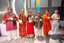 เหล่าคนบันเทิง พร้อมใจร่วมงาน "มหาศิวะราตรี" ที่บิ๊กซี ราชดำริ