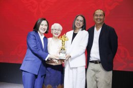 คนบันเทิง สุดคึกคัก!!! เข้ารับรางวัลงานประทานรางวัลวิทยุโทรทัศน์แห่งชาติ ครั้งที่ ๑๓ "หมอเน๋ง-ญดา" นำทีมรับรางวัลนักแสดงนำชายหญิงยอดเยี่ยม รางวัล "พิฆเนศวร" ประจำปี ๒๕๖๘