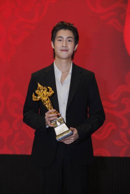 คนบันเทิง สุดคึกคัก!!! เข้ารับรางวัลงานประทานรางวัลวิทยุโทรทัศน์แห่งชาติ ครั้งที่ ๑๓ "หมอเน๋ง-ญดา" นำทีมรับรางวัลนักแสดงนำชายหญิงยอดเยี่ยม รางวัล "พิฆเนศวร" ประจำปี ๒๕๖๘