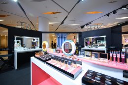 'นุนิว-ชวรินทร์' ร่วมเปิดประสบการณ์ความงามบทใหม่ THE BEAUTY TRANSFORMED COLLECTION ที่งาน "NARS THE HOT ESCAPE EVENT"