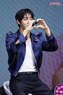 เหยินไปหมดแล้ว! 'ชู ยองอู' ชมแฟนไทยสุดเฟรนด์ลี่ เอเนอร์จีไม่มีอ่อม ทำฮ็อบหนักมาก ในงานแถลงช่าว "2025 CHOO YOUNG WOO ASIA FANMEETING TOUR [Who (is) Choo?] in BANGKOK"