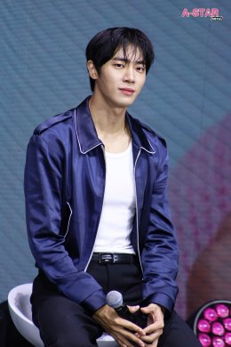 เหยินไปหมดแล้ว! 'ชู ยองอู' ชมแฟนไทยสุดเฟรนด์ลี่ เอเนอร์จีไม่มีอ่อม ทำฮ็อบหนักมาก ในงานแถลงช่าว "2025 CHOO YOUNG WOO ASIA FANMEETING TOUR [Who (is) Choo?] in BANGKOK"