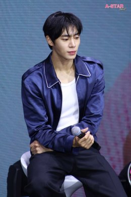 เหยินไปหมดแล้ว! 'ชู ยองอู' ชมแฟนไทยสุดเฟรนด์ลี่ เอเนอร์จีไม่มีอ่อม ทำฮ็อบหนักมาก ในงานแถลงช่าว "2025 CHOO YOUNG WOO ASIA FANMEETING TOUR [Who (is) Choo?] in BANGKOK"