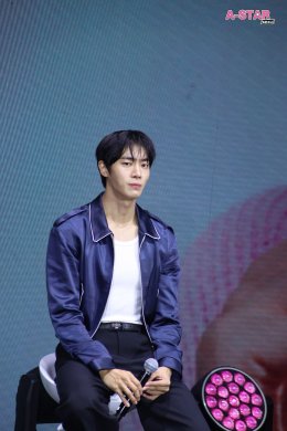 เหยินไปหมดแล้ว! 'ชู ยองอู' ชมแฟนไทยสุดเฟรนด์ลี่ เอเนอร์จีไม่มีอ่อม ทำฮ็อบหนักมาก ในงานแถลงช่าว "2025 CHOO YOUNG WOO ASIA FANMEETING TOUR [Who (is) Choo?] in BANGKOK"