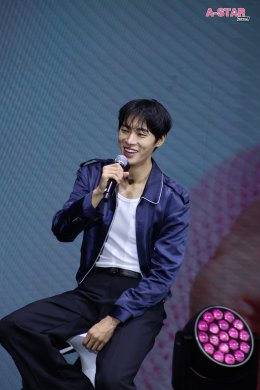 เหยินไปหมดแล้ว! 'ชู ยองอู' ชมแฟนไทยสุดเฟรนด์ลี่ เอเนอร์จีไม่มีอ่อม ทำฮ็อบหนักมาก ในงานแถลงช่าว "2025 CHOO YOUNG WOO ASIA FANMEETING TOUR [Who (is) Choo?] in BANGKOK"