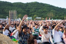 งานเฉลิมฉลองเหนือจินตนาการ Fantastic Circus กลางหุบเขาสวนผึ้ง Chang Music Connection presents Season of Love Song ครั้งที่ 15 กับโชว์พิเศษจาก 14 ศิลปินสุดฮิต 