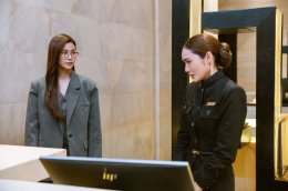 'อิงฟ้า - ชาล็อต' ดัน "นทีร้อยเล่ห์" ฮิตติดเทรนด์ทั่วโลก! EP.2 วุ่นสนั่น ข่าวลือบอสเล็กพนักงานใหม่กุ๊กกิ๊กสะพัดทั่วโรงแรม