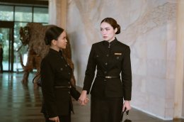 'อิงฟ้า - ชาล็อต' ดัน "นทีร้อยเล่ห์" ฮิตติดเทรนด์ทั่วโลก! EP.2 วุ่นสนั่น ข่าวลือบอสเล็กพนักงานใหม่กุ๊กกิ๊กสะพัดทั่วโรงแรม