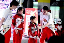 โตโยต้า คาร์ท แอดวานซ์ เทรนนิ่ง ปี2026 ปั้นเยาวชนนักขับโกคาร์ทรุ่นใหม่ ภูวริช วงษ์สืบ วัย 11 ขวบ ทำเวลาดีที่สุดของปีนี้ ปังปอนด์ อัครวุฒิ และ เจมส์ ภูริพรรธน์ ร่วมสร้างแรงบรรดาลใจให้กับน้องๆ