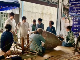 'เต้ย พงศกร' แท็กทีม 'อาไท' เช็คอินสกลนคร สัมผัสมนต์เสน่ห์เมืองคาทอลิก บุกอาณาจักร "ผ้าย้อมคราม" มรดกภูมิปัญญาสู่อินเตอร์ ในรายการ "หอมแผ่นดินฯ"