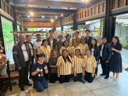 'เต้ย พงศกร' ชวน 'หมอก้อง สรวิชญ์' ตะลุยเมืองตรัง นั่งตุ๊กตุ๊กชมย่านตึกเก่า บุกอาณาจักร "ผ้าทอนาหมื่นศรี" มรดกภูมิปัญญา 200 ปี ใน "หอมแผ่นดินฯ"