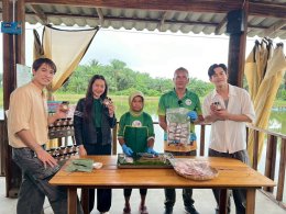 'เต้ย พงศกร' ชวน 'หมอก้อง' ล่องใต้เช็คอินสตูล สัมผัสวิถีสองนํ้าสุดมหัศจรรย์ พร้อมพิสูจน์งานหัตถศิลป์ "กะลาเต่า" มรดกภูมิปัญญาแห่งกะลาบารา ใน "หอมแผ่นดินฯ"