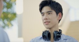 เปิดฉากความสัมพันธ์สุดว้าวุ่น! ลีร์อิต (ยูจีน อัยภณ) กับ พัตเตอร์ (ยูจีน ญาณวัฒน์) จากคู่กัดสู่คู่ที่ต้องจับตามอง?  ใน "CLASS CRUSH CRISIS" เพื่อนสนิทระวังคิดไม่ซื่อ Ep.1
