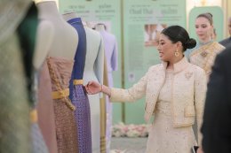 ผ้าไทย popular in  Paris! กรมส่งเสริมวัฒนธรรม กระทรวงวัฒนธรรม จัดกิจกรรม CHUD THAI KNOWLEDGE, CRAFTSMANSHIP AND PRACTICES OF THE THAI NATIONAL COSTUME ณ กรุงปารีส ฝรั่งเศส