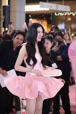 'หลิงหลิง คอง' อวดผิวสวยออร่าท้าแดด เสิร์ฟ Body Sunscreen ฉลอง 2 ปี แบรนด์แอมบาสเดอร์ HER HYNESS