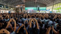 'GMM MUSIC x YUPP! x Tero Music' ยึดโรงเรียนจัดสคูลทัวร์รับเปิดทอม 'Slot Machine-Milli-Alala' นำทีมศิลปินเจน Z เสิร์ฟโชว์สุดมันส์! โดดกันโรงเรียนสะเทือน!