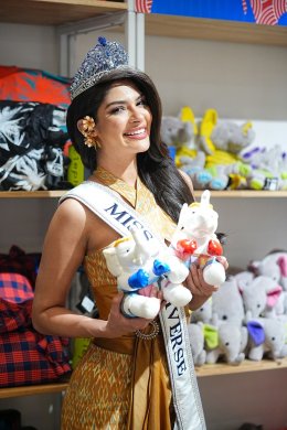 สวยฟาดสะเทือนจักรวาล! เริ่มภารกิจแรก เซ็นทรัลพัฒนาพา เชย์นิส ปาลาซิโอส Miss Universe 2023 สัมผัสเสน่ห์วิถีไทย เตรียมขึ้นขบวนคานิวัลสุดอลังการแห่นางสงกรานต์ระดับจักรวาลสู่หน้าเซ็นทรัลเวิลด์ ที่งานสงกรานต์มหาบันเทิง...13 เมษานี้ 