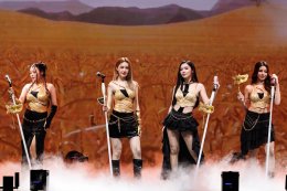 จักรวาลสะเทือนฮอลล์! "COSMOS Glitter From Star Concert" ระเบิดพลัง 11 สาว COSMOS สุดปัง! น้ำตา-เสียงกรี๊ด-โปรดักชันจัดเต็ม สนั่น Phenix Grand Ballroom