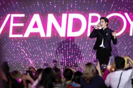 'แม่ชม' ควง 'น้องแอบิเกล' แท็กทีม 'พีพี กฤษฏ์' ฉลอง 20 ปี "EVEANDBOY" พร้อมขนทัพคนดังเปิดแฟล็กชิฟสโตร์ใจกลางสยามสแควร์