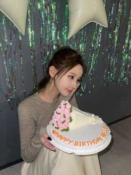 ไม่ลืมที่จะเริ่ดแบบตัวแม่ 'KISS OF LIFE' อย่าลืมที่จะจองบัตร #KIOF_DEJAVU_inBKK เสาร์นี้ 4.4 'โฟร์วันวันฯ' เปิดระบบไทยทิคเก็ตเมเจอร์ทุกช่องทาง!!