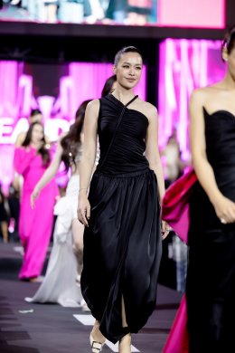 'แม่ชม' ควง 'น้องแอบิเกล' แท็กทีม 'พีพี กฤษฏ์' ฉลอง 20 ปี "EVEANDBOY" พร้อมขนทัพคนดังเปิดแฟล็กชิฟสโตร์ใจกลางสยามสแควร์