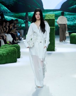  ส่งท้าย! "ELLE Fashion Week 2026 at ICONSIAM" ปิดฉาก 4 วันสุดอลังการ รวมตัวท็อปสตาร์สะเทือนรันเวย์-ฟรอนต์โรว์