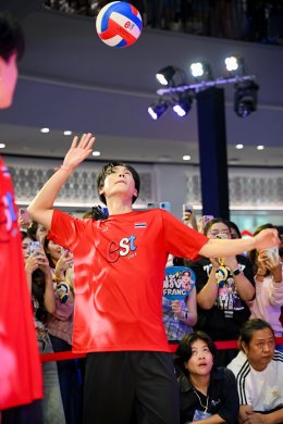 "เอส โคล่า" เปิดแคมเปญ "เสิร์ฟเอส เชียร์ไทยให้ AWESOME" สนับสนุน "การแข่งขันวอลเลย์บอลหญิงชิงแชมป์โลก 2025" ครั้งแรกในไทย! ปลุกพลังเชียร์ไทยกระหึ่มโลก! แท็กทีม โจอี้ ภูวศิษฐ์ เสิร์ฟเพลง TO BE THE CHAMPION